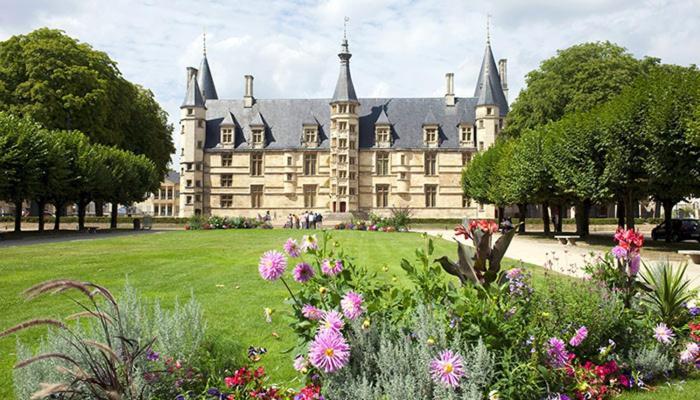 Hotel De Cleves เนอแวร์ ภายนอก รูปภาพ